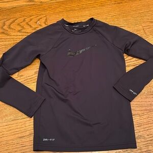 Nike swim upf 40+ black rashguard swim shirt top boys size 6-8